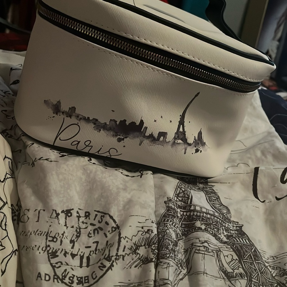 Cute Paris make up bag